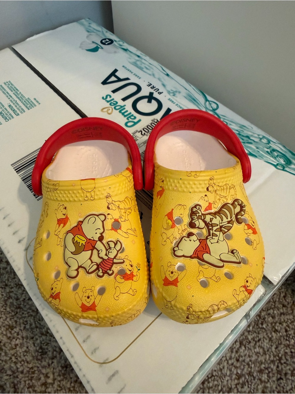 NWOT Crocs Classic "Winnie The Pooh” Toddler 5C